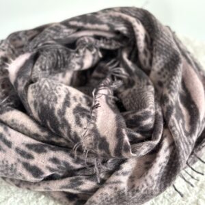 Kaschmirschal SNAKE GREY von * V VON GOAT *